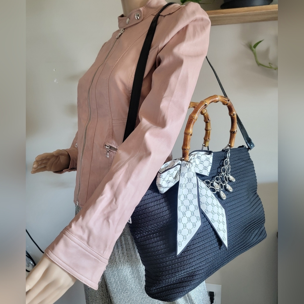 Firm✅️ Authentic Gucci Bamboo Tote Shoulder Bag with Strap